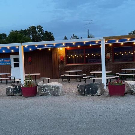 Huron Sands Motel And Restaurant Providence Bay Buitenkant foto