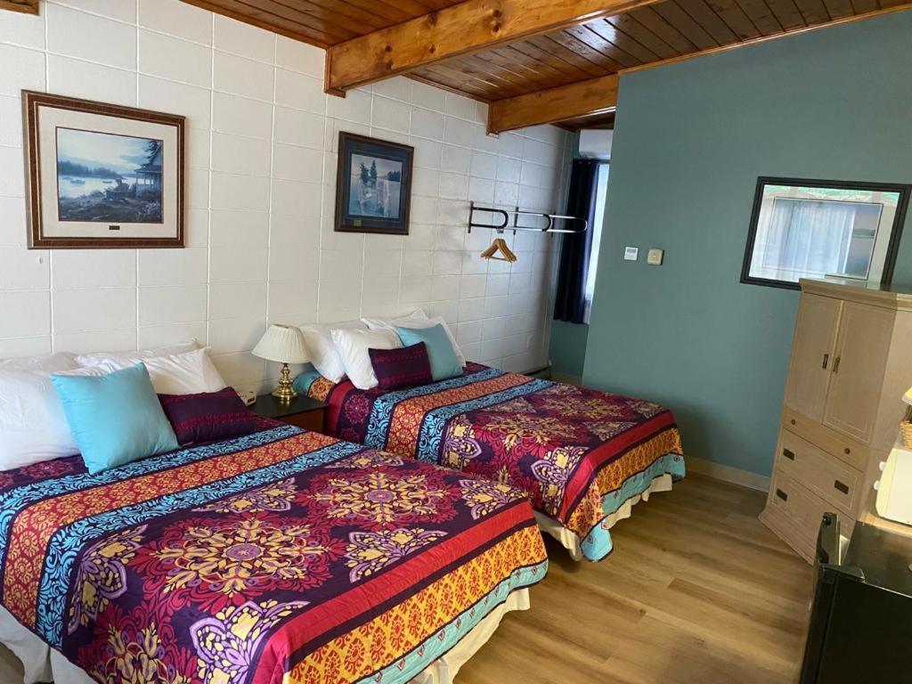 Huron Sands Motel And Restaurant Providence Bay Buitenkant foto