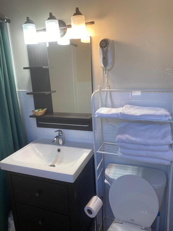 Huron Sands Motel And Restaurant Providence Bay Buitenkant foto
