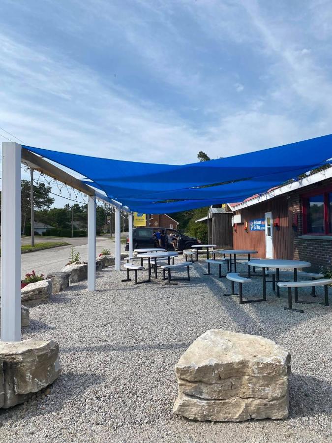 Huron Sands Motel And Restaurant Providence Bay Buitenkant foto
